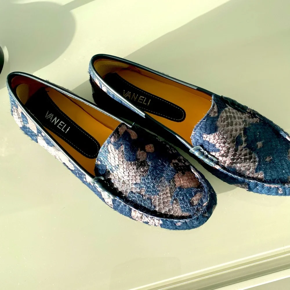 Vaneli driving shoes! Only wore twice! Gorgeous! Very comfortable😊 - Picture 3 of 4